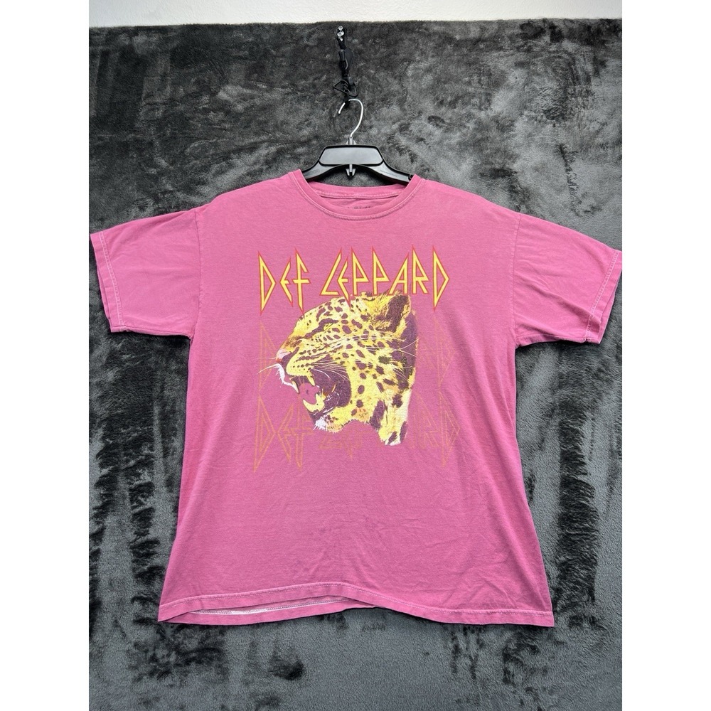 Def Leppard Graphic Tee Men's‎ Large Pink Leopard Rock Band T Shirt